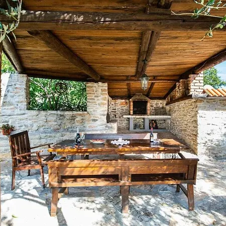 بيت للعطل Irena Comfortable *