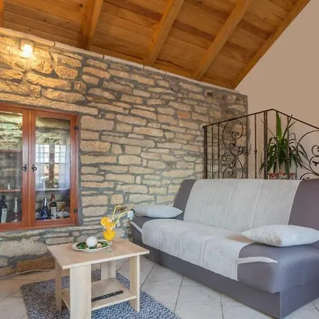 Irena Comfortable * بنكوفاتش