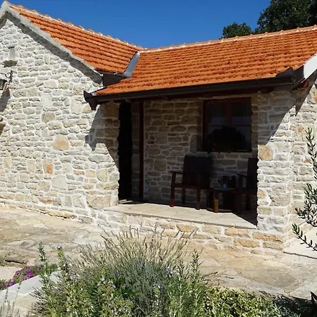 بيت للعطل Irena Comfortable *