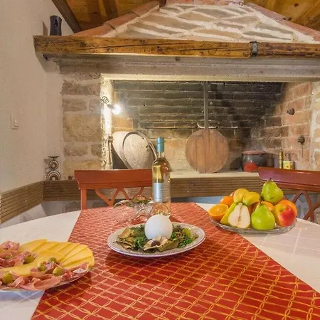 بيت للعطل Irena Comfortable