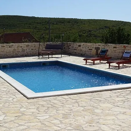 بيت للعطل Irena Comfortable *