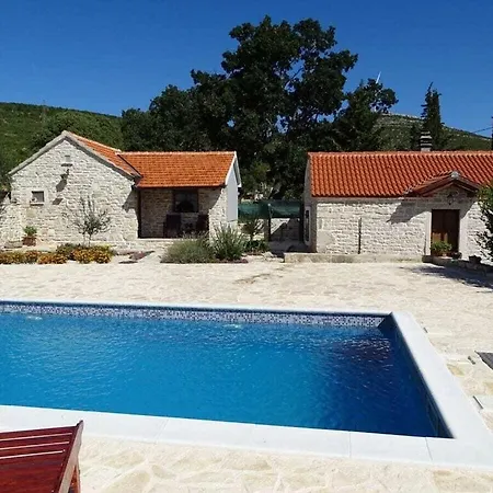 Irena Comfortable بيت للعطل