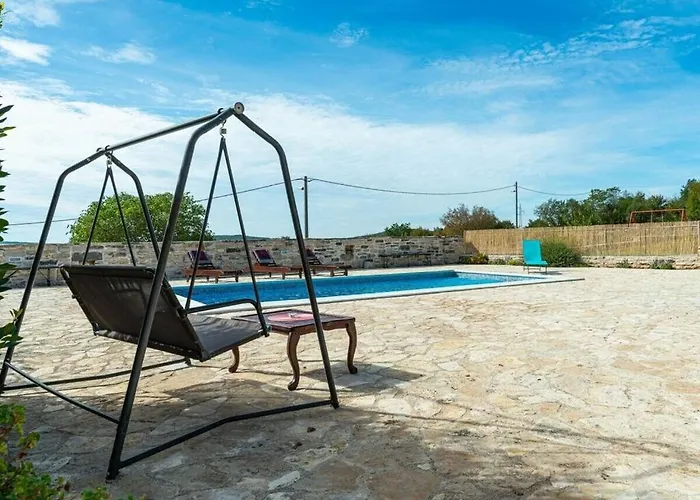 Irena Comfortable Benkovac