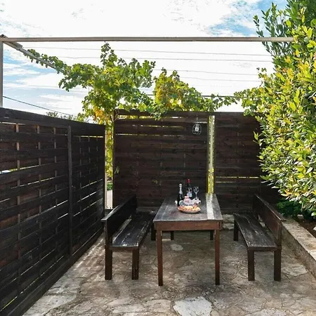 Holiday home Irena Comfortable Benkovac