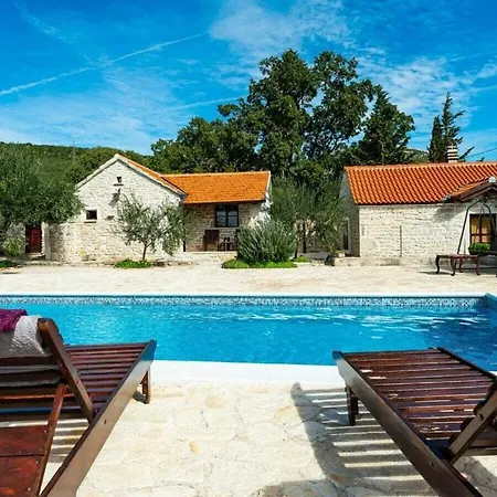 Irena Comfortable Holiday home
