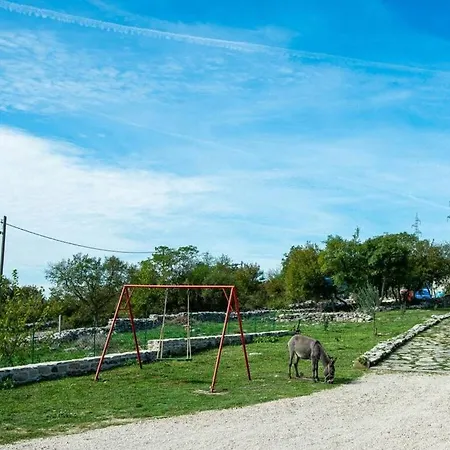 Irena Comfortable Holiday home Benkovac