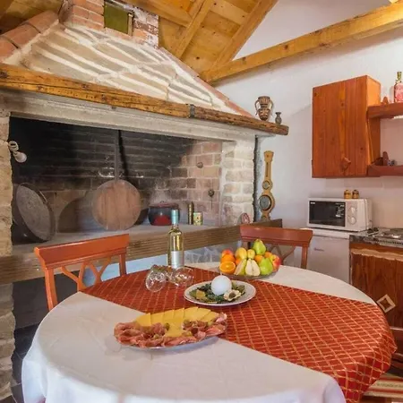 Holiday home Irena Comfortable Benkovac